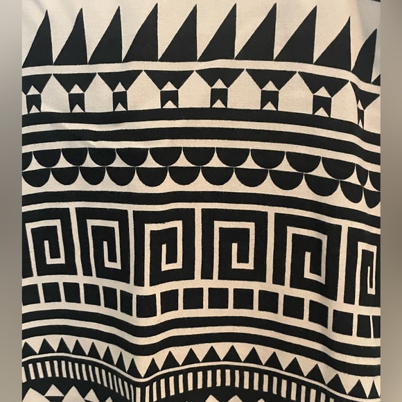 Graphic Racerback H&M Tank Top - Size 4/XS - Picture 3 of 7